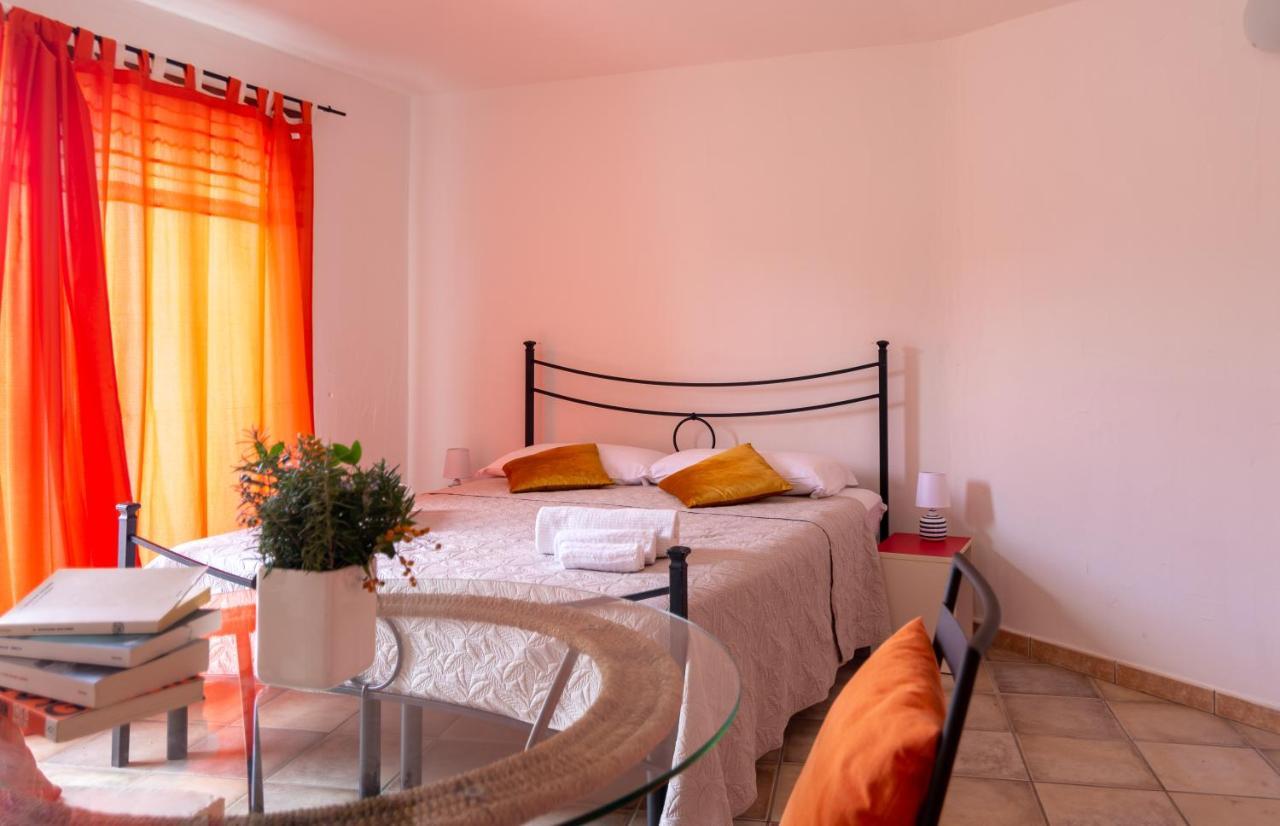 الشقق الفندقية غولفو أرانتْشيفي  Residenze Il Girasole المظهر الخارجي الصورة